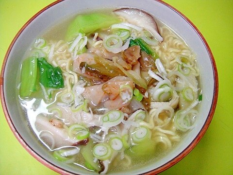 チンゲン菜と椎茸ザーサイの塩ラーメン